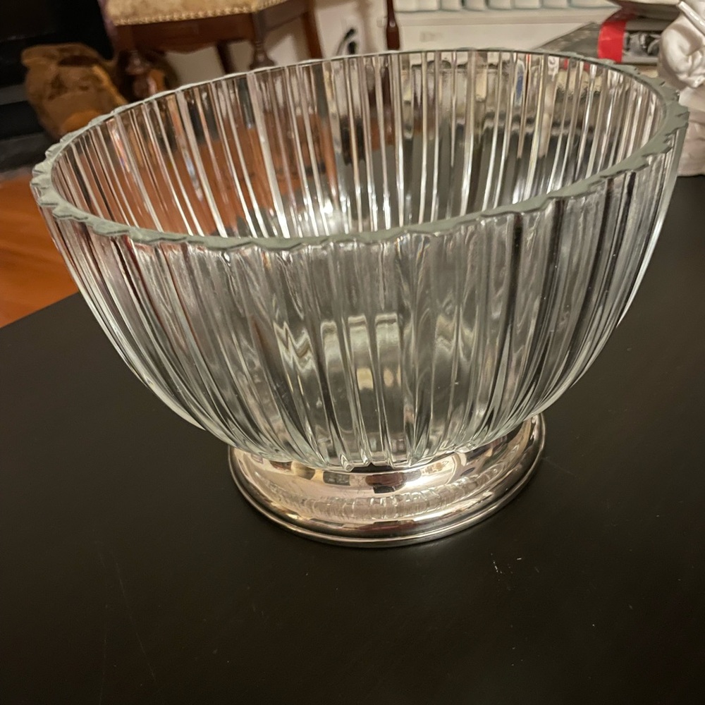 Large Vintage  Cut Crystal Bowl Godinger Silver Base